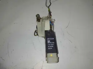 Foto de CERRADURA PUERTA DELANTERA DERECHA OPEL CORSA B 1.7 Diesel (60 CV / 44 KW) referencia 605328 foto 5