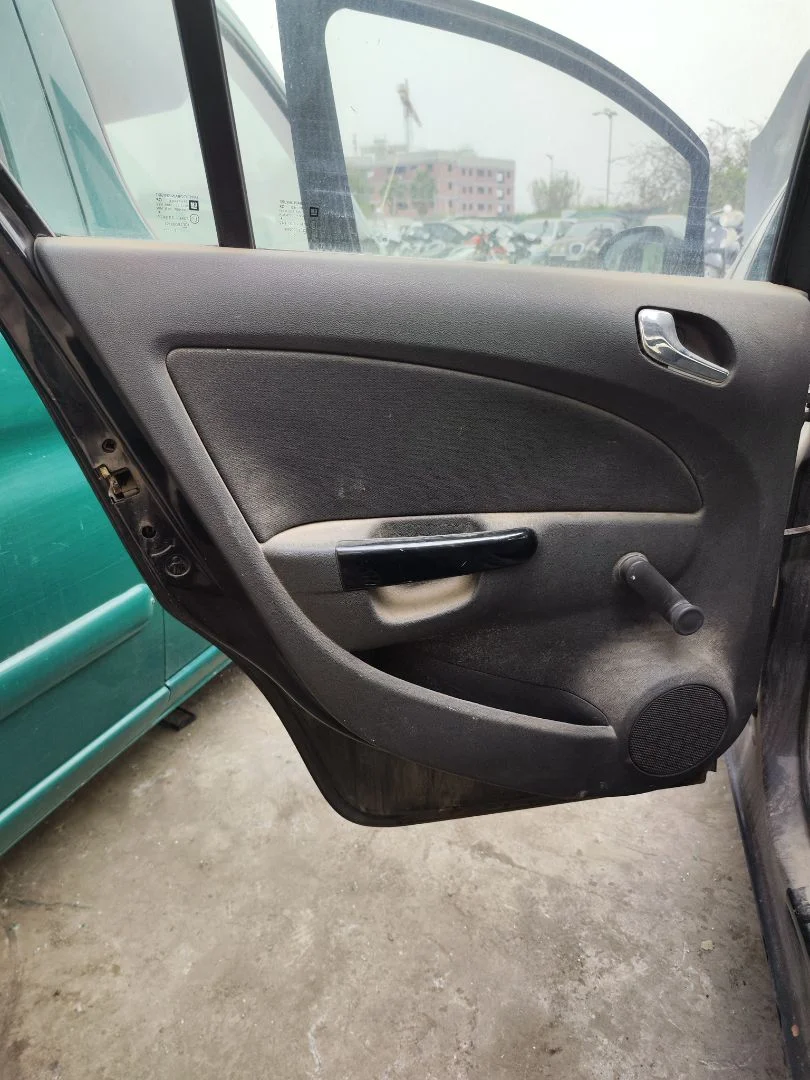 Foto de GUARNECIDO PUERTA TRASERA IZQUIERDA OPEL CORSA D 1.3 16V CDTI (75 CV / 55 KW)