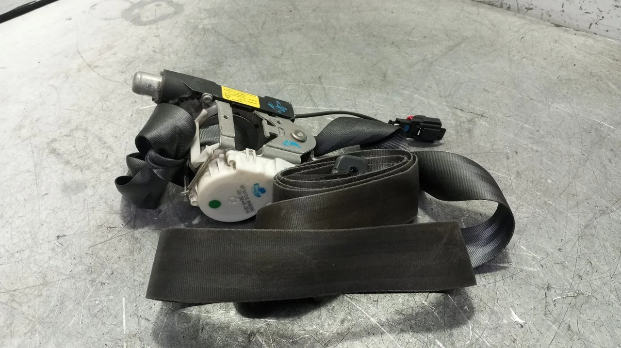 Foto de CINTURON SEGURIDAD DELANTERO DERECHO RENAULT CLIO III 1.2 16V (75 CV / 55 KW) referencia 34052804B