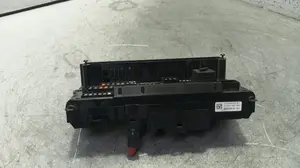 Foto de CAJA RELES / FUSIBLES BMW SERIE M6 GRAN COUPE (F06) 4.4 V8 32V (560 CV / 412 KW) referencia 925281501 foto 3