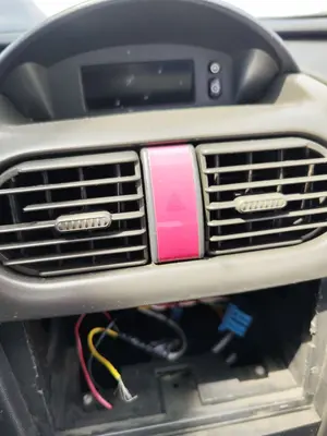 Foto de WARNING OPEL CORSA C 1.2 16V CAT (Z 12 XE / LW4) (75 CV / 55 KW)