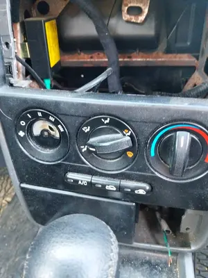 Foto de MANDO CALEFACCION / AIRE ACONDICIONADO KIA SEPHIA II