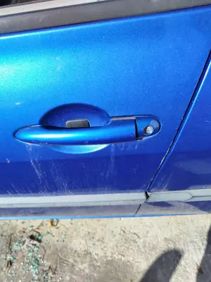 Foto de MANETA EXTERIOR DELANTERA IZQUIERDA RENAULT MEGANE II BERLINA 5P 1.5 dCi Diesel (101 CV / 74 KW)