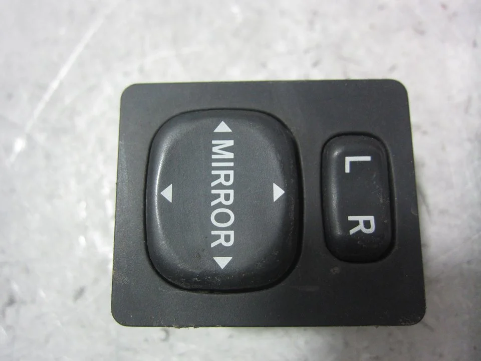 Foto de MANDO RETROVISOR TOYOTA COROLLA VERSO (R1) 2.2 Turbodiesel CAT (136 CV / 100 KW) referencia 769746
