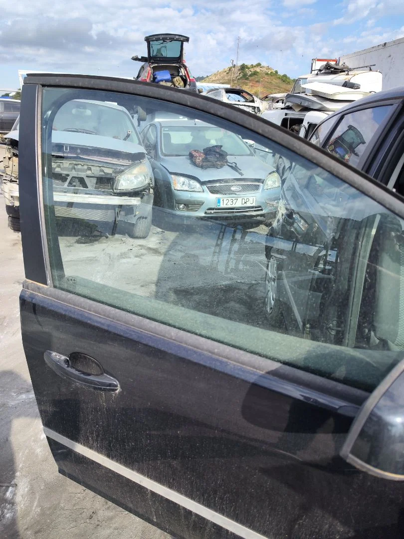 Foto de LUNA DELANTERA DERECHA FORD FOCUS C-MAX (CAP)(2003) 1.6 TDCi CAT (109 CV / 80 KW) referencia 1363836