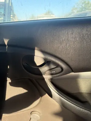 Foto de MANETA INTERIOR TRASERA DERECHA FORD FOCUS BERLINA (CAK)
