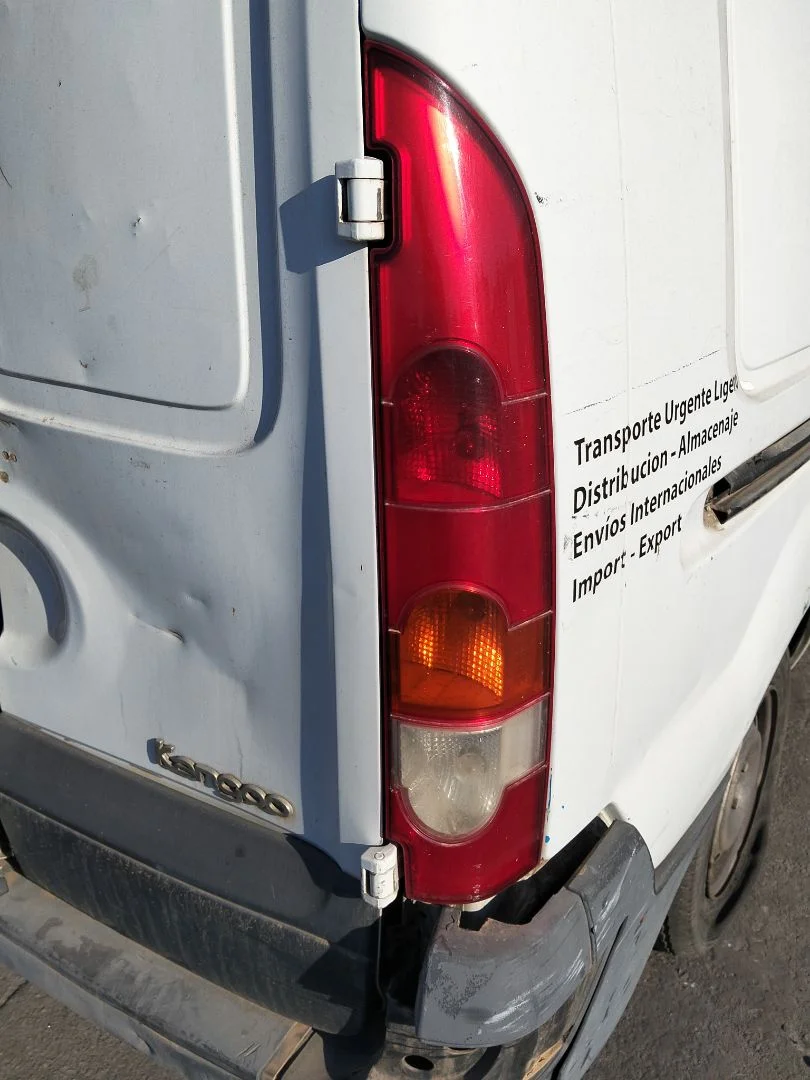 Foto de PILOTO TRASERO DERECHO RENAULT KANGOO I (F/KC0) 1.5 dCi Diesel (82 CV / 60 KW)