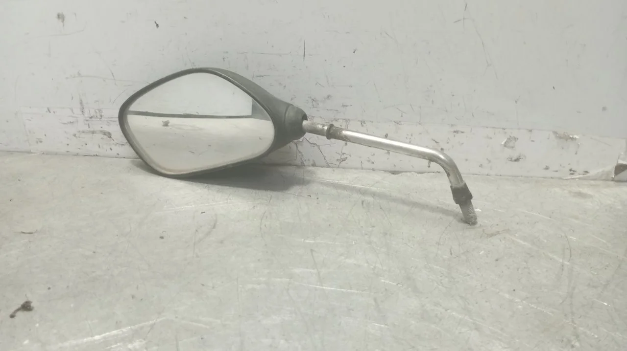 Foto de RETROVISOR IZQUIERDO YAMAHA X-MAX 125 referencia E91005