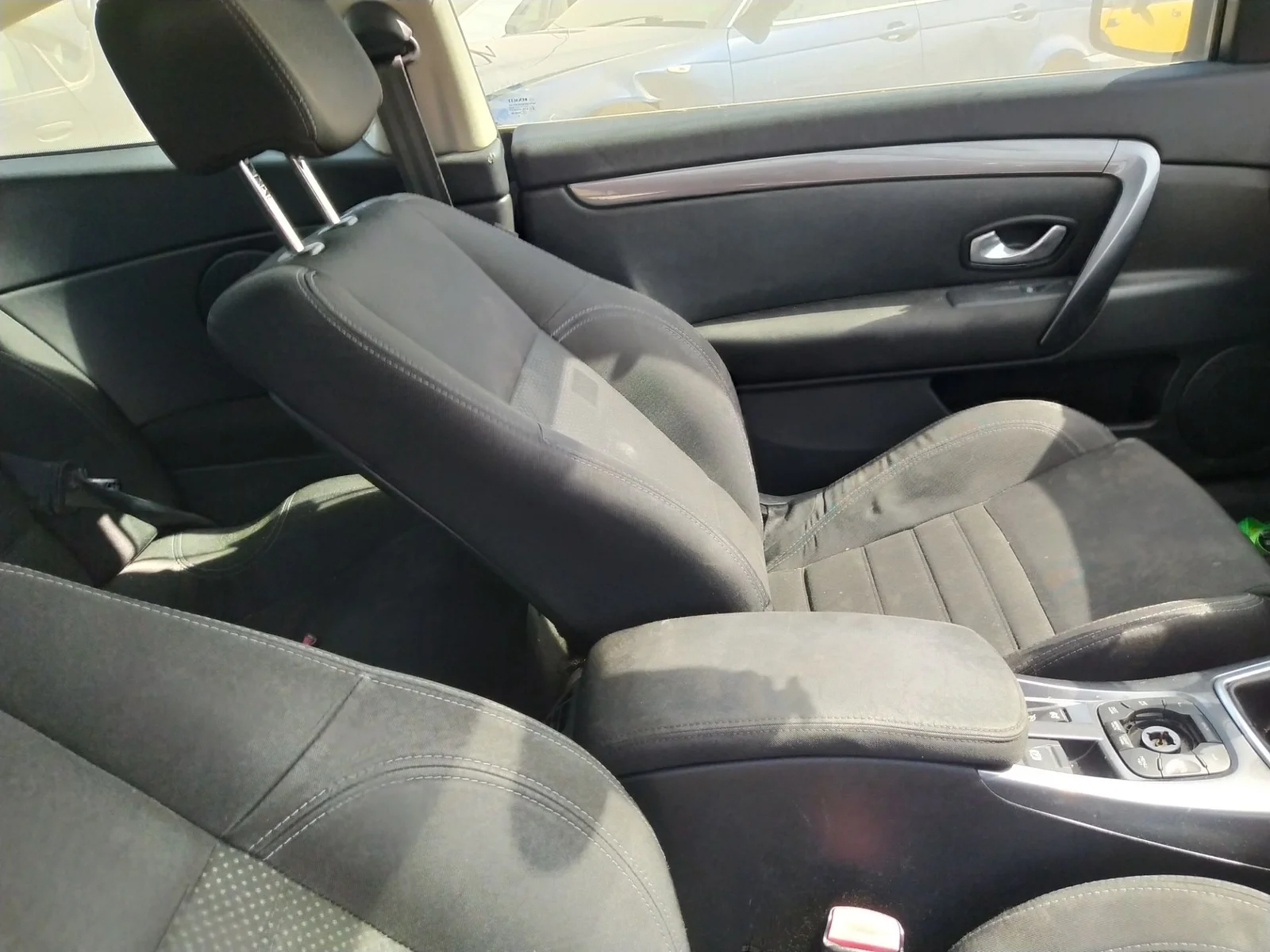 Foto de ASIENTO DELANTERO IZQUIERDO RENAULT LAGUNA III COUPE 2.0 dCi Diesel FAP (150 CV / 110 KW)