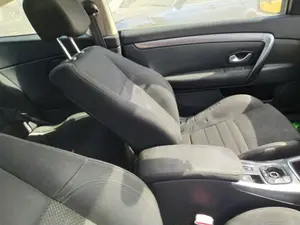 Foto de ASIENTO DELANTERO IZQUIERDO RENAULT LAGUNA III COUPE 2.0 dCi Diesel FAP (150 CV / 110 KW)
