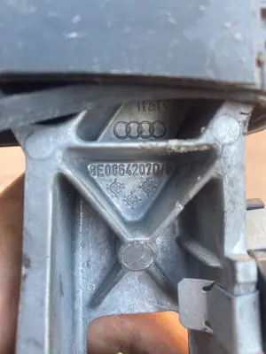 Foto de APOYABRAZOS CENTRAL AUDI A4 AVANT (8E) referencia 8E0864207D/6 foto 2