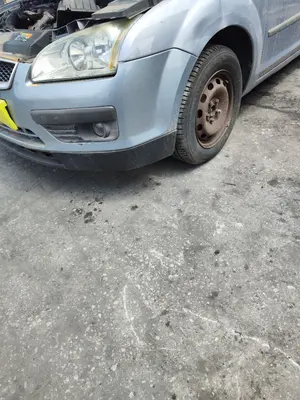Foto de PARAGOLPES DELANTERO FORD FOCUS BERLINA (CAP) 1.6 TDCi CAT (90 CV / 66 KW) referencia 1351533 foto 2