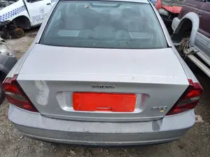 Foto de PORTON TRASERO VOLVO S80 BERLINA 2.4 CAT (140 CV / 103 KW) foto 2