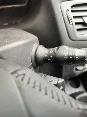 Foto de MANDO LIMPIA RENAULT MEGANE III BERLINA 5P 1.5 dCi Diesel FAP (110 CV / 81 KW)