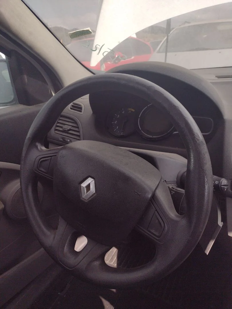 Foto de VOLANTE RENAULT MEGANE III BERLINA 5P 1.5 dCi Diesel CAT (86 CV / 63 KW) referencia 484009812R
