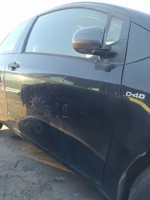 Foto de PUERTA DELANTERA DERECHA TOYOTA YARIS (KSP9/SCP9/NLP9) 1.4 Turbodiesel CAT (90 CV / 66 KW)