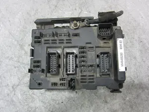 Foto de NO IDENTIFICADO PEUGEOT 206 CC CABRIO-COUPÉ 1.6 16V CAT (109 CV / 80 KW) referencia 9646405280