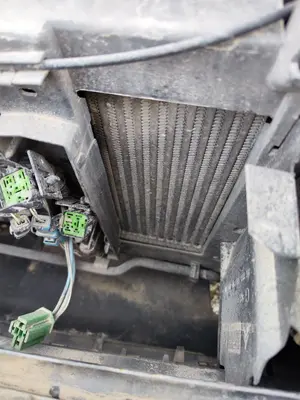 Foto de INTERCOOLER CITROEN C5 BERLINA 2.0 HDi (109 CV / 80 KW) referencia 0384F3 foto 2