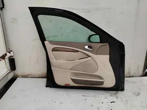 Foto de PUERTA DELANTERA IZQUIERDA JAGUAR S-TYPE (03.1999) 3.0 V6 24V CAT (238 CV / 175 KW) foto 7