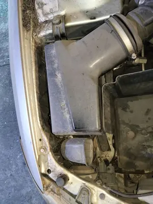 Foto de CAJA FILTRO AIRE HONDA ACCORD BERLINA (CG7-9/CH1-7)