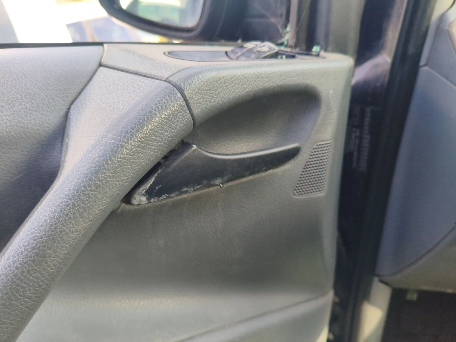 Foto de MANETA INTERIOR DELANTERA IZQUIERDA MERCEDES-BENZ VITO MIXTO (639) 2.1 CDI CAT (109 CV / 80 KW)
