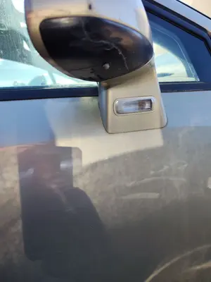 Foto de RETROVISOR DERECHO CITROEN C4 BERLINA 1.6 16V HDi (90 CV / 66 KW) foto 4