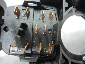 Foto de MANDO MULTIFUNCION OPEL ASTRA F BERLINA 1.6 CAT (101 CV / 74 KW) referencia 7844256 foto 5