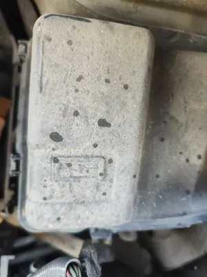 Foto de CAJA RELES / FUSIBLES CITROEN C2 1.1  (60 CV / 44 KW)