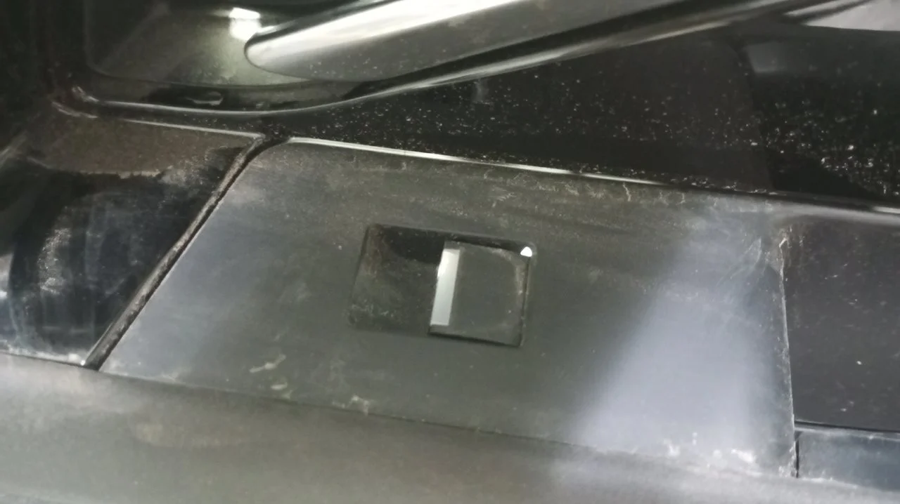 Foto de MANDO ELEVALUNAS TRASERO DERECHO LAND ROVER RANGE ROVER EVOQUE 2.0 Td4 CAT (150 CV / 110 KW) referencia FK7214717AB