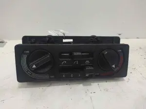 Foto de MANDO CALEFACCION / AIRE ACONDICIONADO FIAT UNO (146) referencia 90225 foto 1