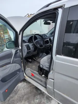 Foto de GOMAS CONTORNO PUERTA MERCEDES-BENZ VIANO (639) 2.1 CDI CAT (150 CV / 110 KW)