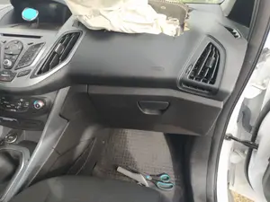 Foto de GUANTERA FORD B-MAX (CB2) 1.5 TDCi CAT (95 CV / 70 KW)