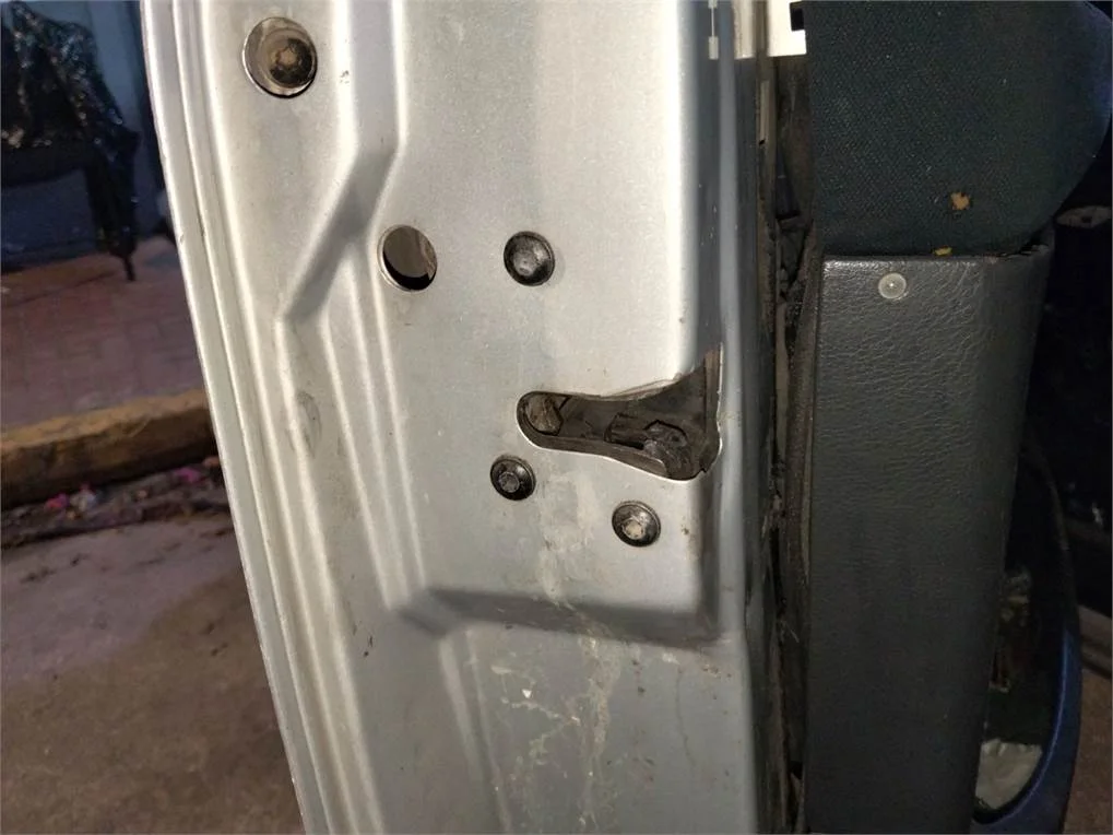 Foto de CERRADURA PUERTA DELANTERA IZQUIERDA SEAT ALHAMBRA (7V9)