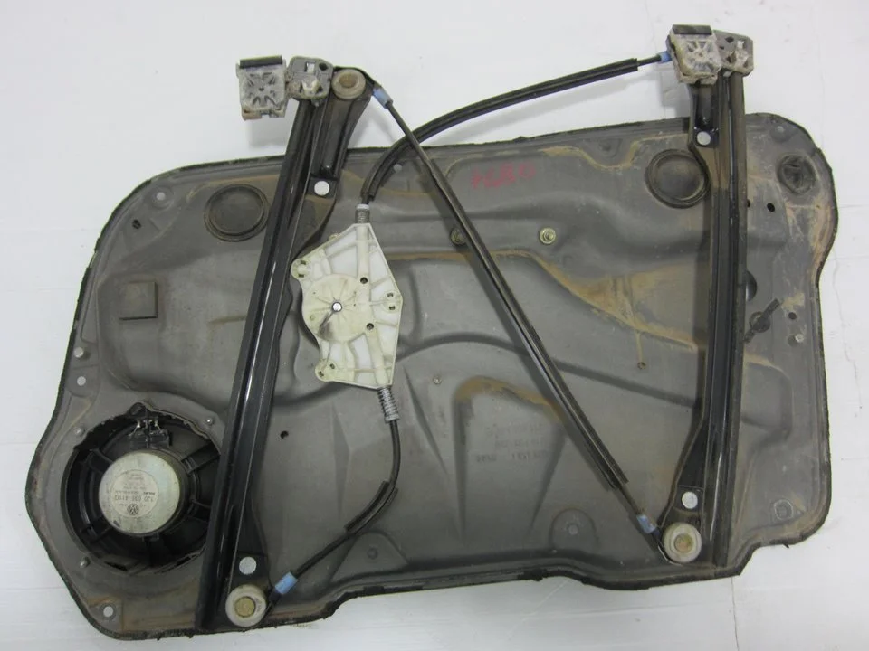 Foto de ELEVALUNAS DELANTERO IZQUIERDO VOLKSWAGEN GOLF IV BERLINA (1J1)(10.1997) 1.6 16V (105 CV / 77 KW) referencia 1J4837755E