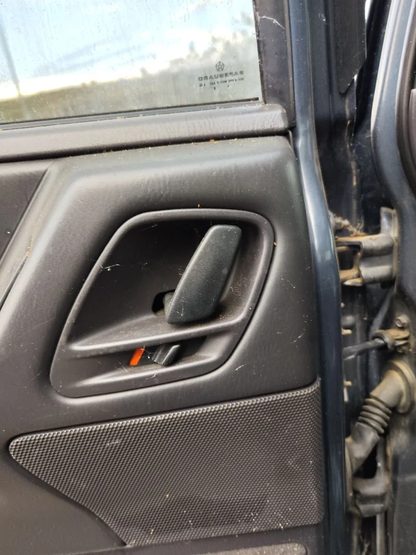 Foto de MANETA INTERIOR TRASERA IZQUIERDA JEEP GRAND CHEROKEE (WJ/WG) 4.0 CAT (190 CV / 140 KW)