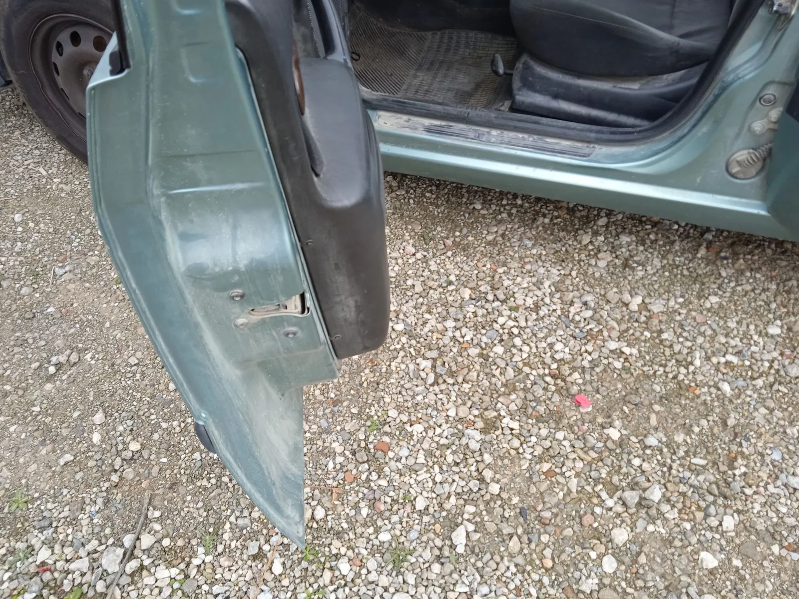 Foto de CERRADURA PUERTA DELANTERA IZQUIERDA FORD FOCUS FAMILIAR (CAK) 1.8 TDDI Turbodiesel CAT (90 CV / 66 KW)