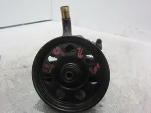 Foto de BOMBA DIRECCION FORD FOCUS BERLINA (CAK) 1.6 16V CAT (101 CV / 74 KW) referencia 4074608