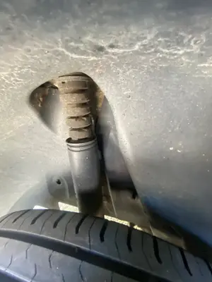 Foto de BRAZO SUSPENSION TRASERO DERECHO RENAULT CLIO III 1.5 dCi Diesel (68 CV / 50 KW)