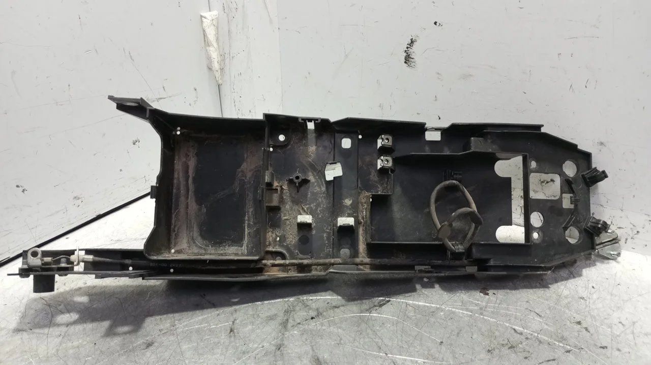 Foto de SOPORTE BATERIA HONDA CBR 600 F / CBR 600 RR 598 cm3 - 68 kW (92 CV / 68 KW) referencia 2D1-8212B