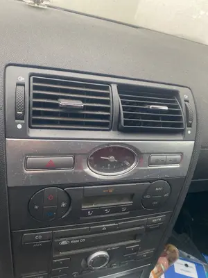 Foto de WARNING FORD MONDEO BERLINA (CA2) 2.0 TDCi CAT (131 CV / 96 KW) foto 2