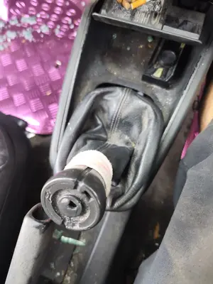 Foto de PALANCA CAMBIO AUDI A3 (8L) 1.9 TDI (110 CV / 81 KW) referencia 1J0711112B