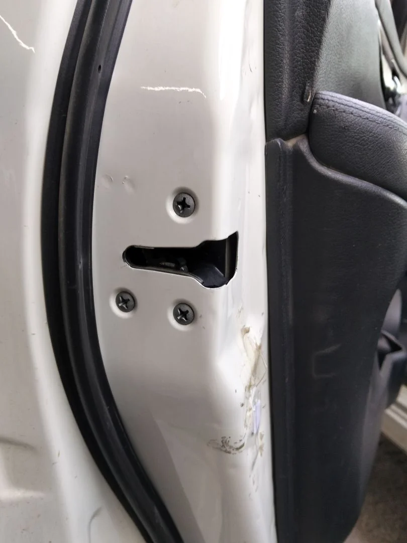 Foto de CERRADURA PUERTA DELANTERA IZQUIERDA NISSAN QASHQAI (J11E) 1.2 16V CAT (116 CV / 85 KW)
