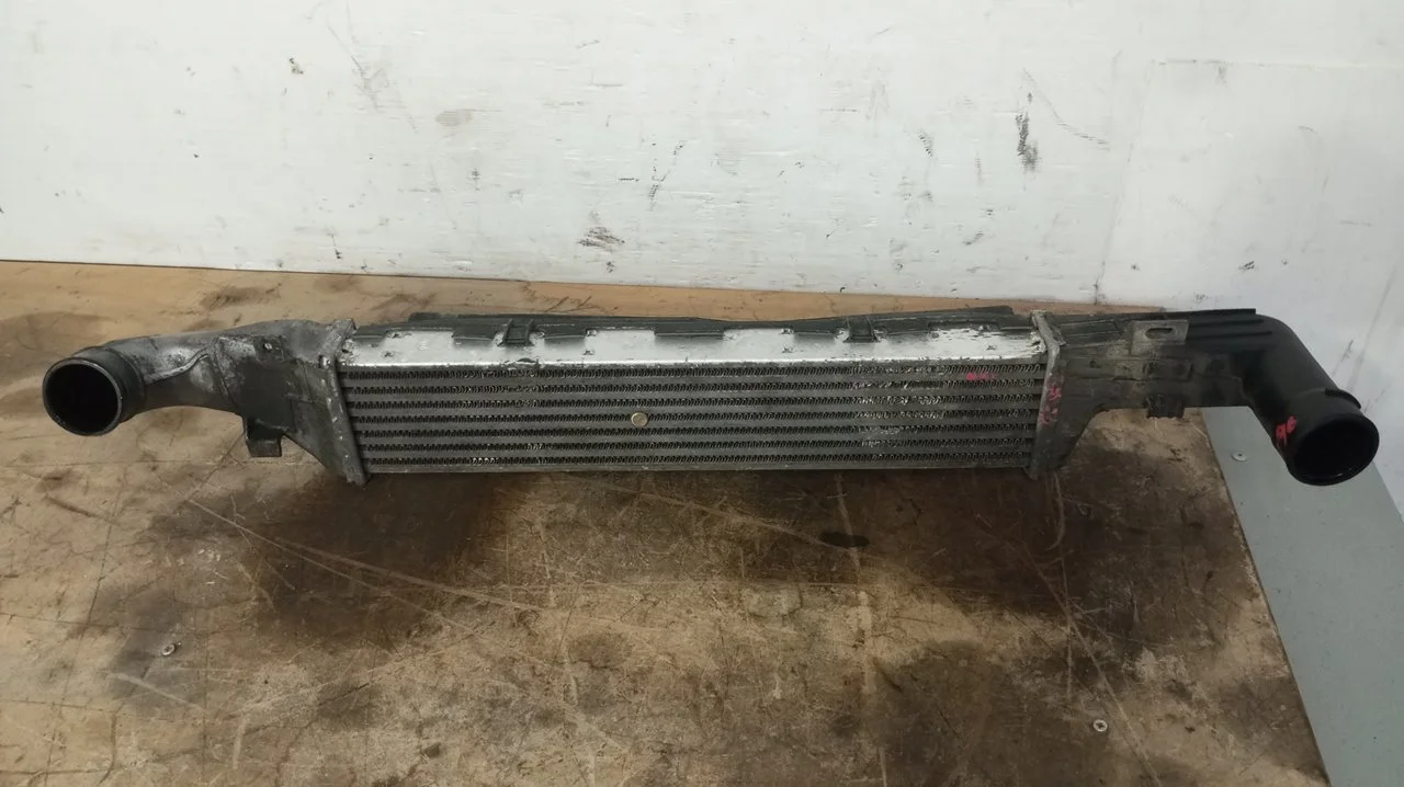 Foto de INTERCOOLER MERCEDES-BENZ CLASE E (BM 210) BERLINA 3.0 Turbodiesel CAT (177 CV / 130 KW) referencia A2105001200