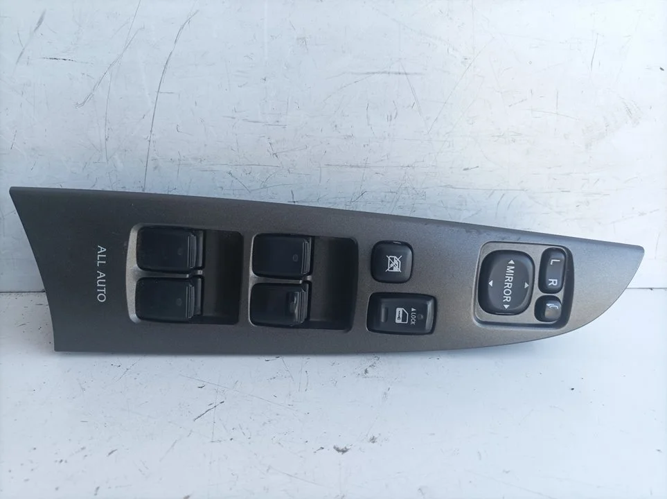 Foto de MANDO ELEVALUNAS DELANTERO IZQUIERDO LEXUS IS (DS2/IS2) referencia 8404053070