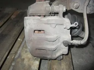 Foto de PINZA DE FRENO DELANTERA DERECHA CHEVROLET CAPTIVA 2.0 Diesel CAT (150 CV / 110 KW) referencia 96626068 foto 2