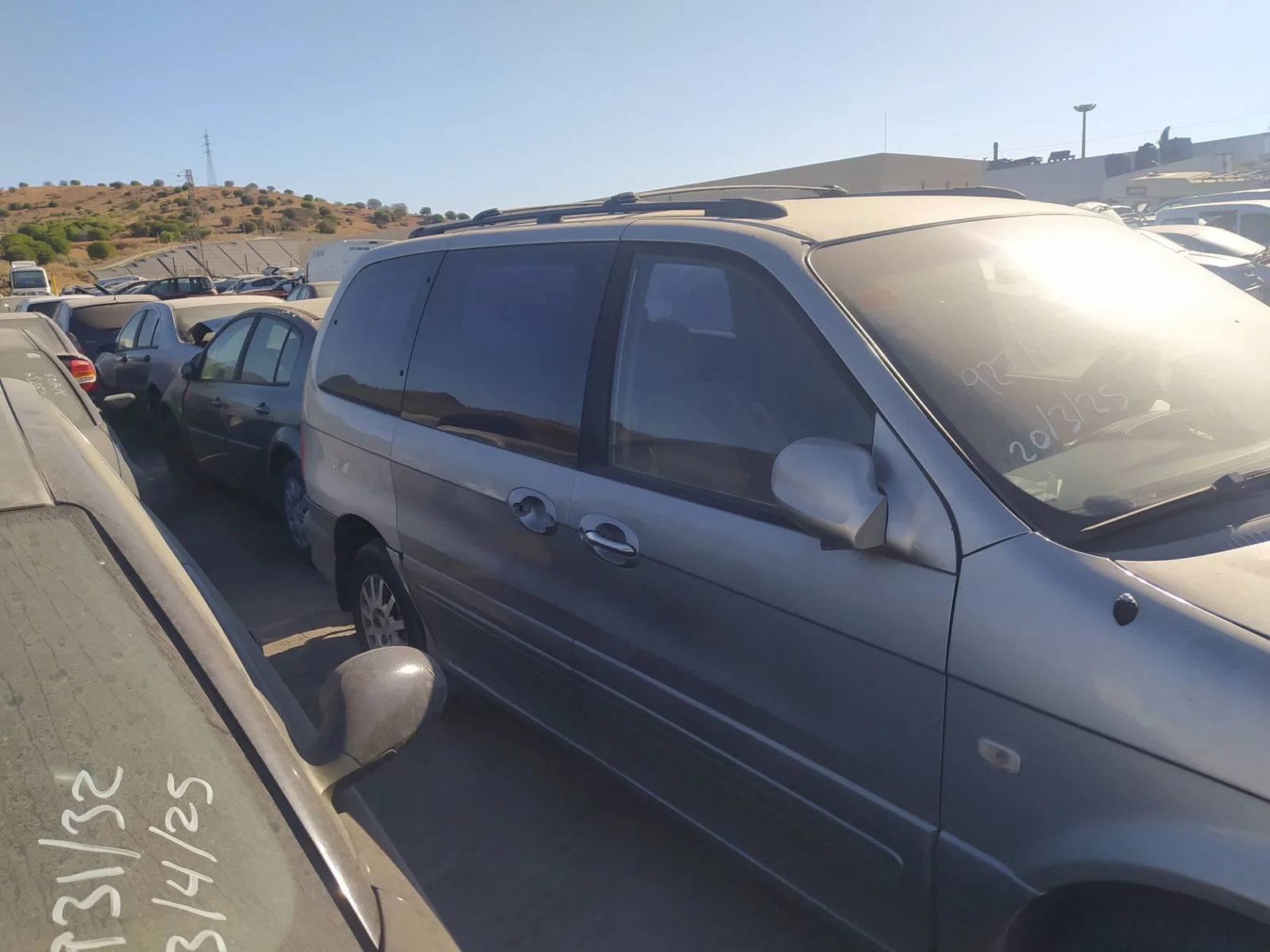 Foto de LUNA DELANTERA DERECHA KIA CARNIVAL II (FL) 2.9 CRDi CAT (144 CV / 106 KW) referencia 0K54A58511A