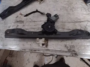 Foto de ELEVALUNAS TRASERO DERECHO FIAT III PANDA (319) 1.2 CAT (69 CV / 51 KW) referencia 0051983618 foto 2
