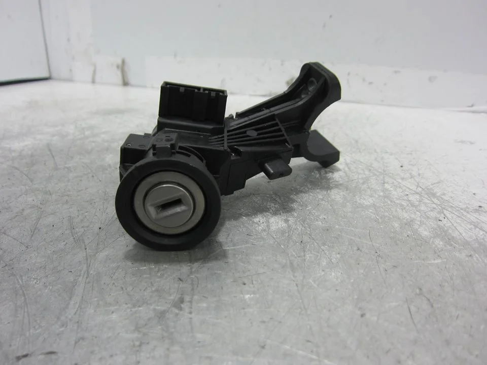 Foto de INTERRUPTOR FIAT 500L (330) 1.3 16V JTD CAT (84 CV / 62 KW) referencia 00505254300