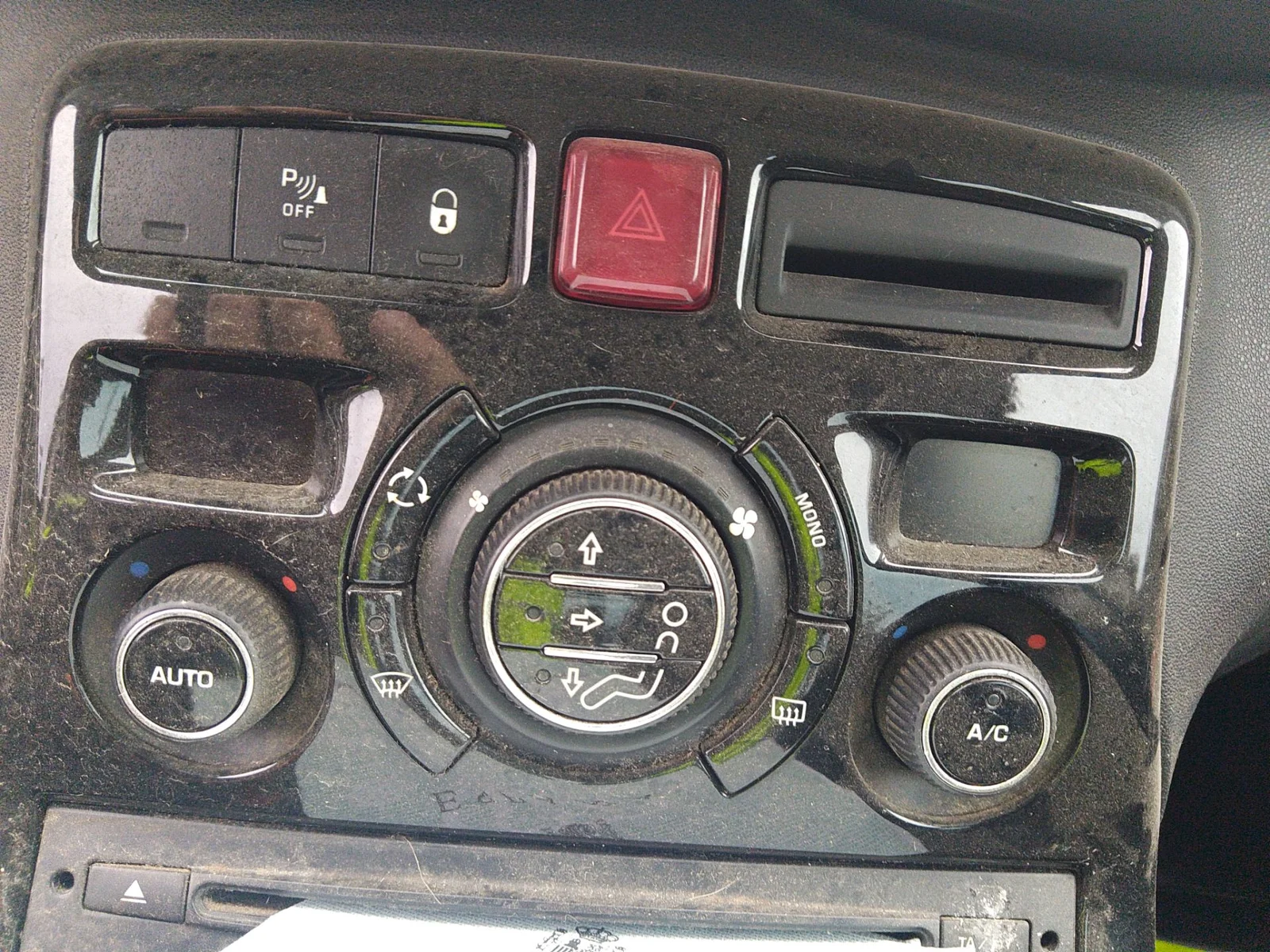 Foto de MANDO CALEFACCION / AIRE ACONDICIONADO CITROEN C3 PICASSO 1.6 16V (120 CV / 88 KW)