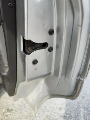 Foto de CERRADURA PUERTA TRASERA DERECHA FORD MONDEO BERLINA (GE) 2.0 CAT (146 CV / 107 KW) referencia 4692464